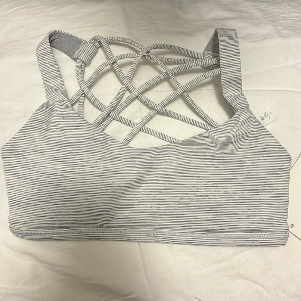 Lululemon Free to be wild bra